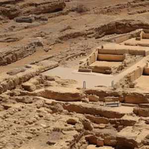 Artistic representation for The Roman siege of Masada lasted just a few weeks , not several years , say archaeologists.